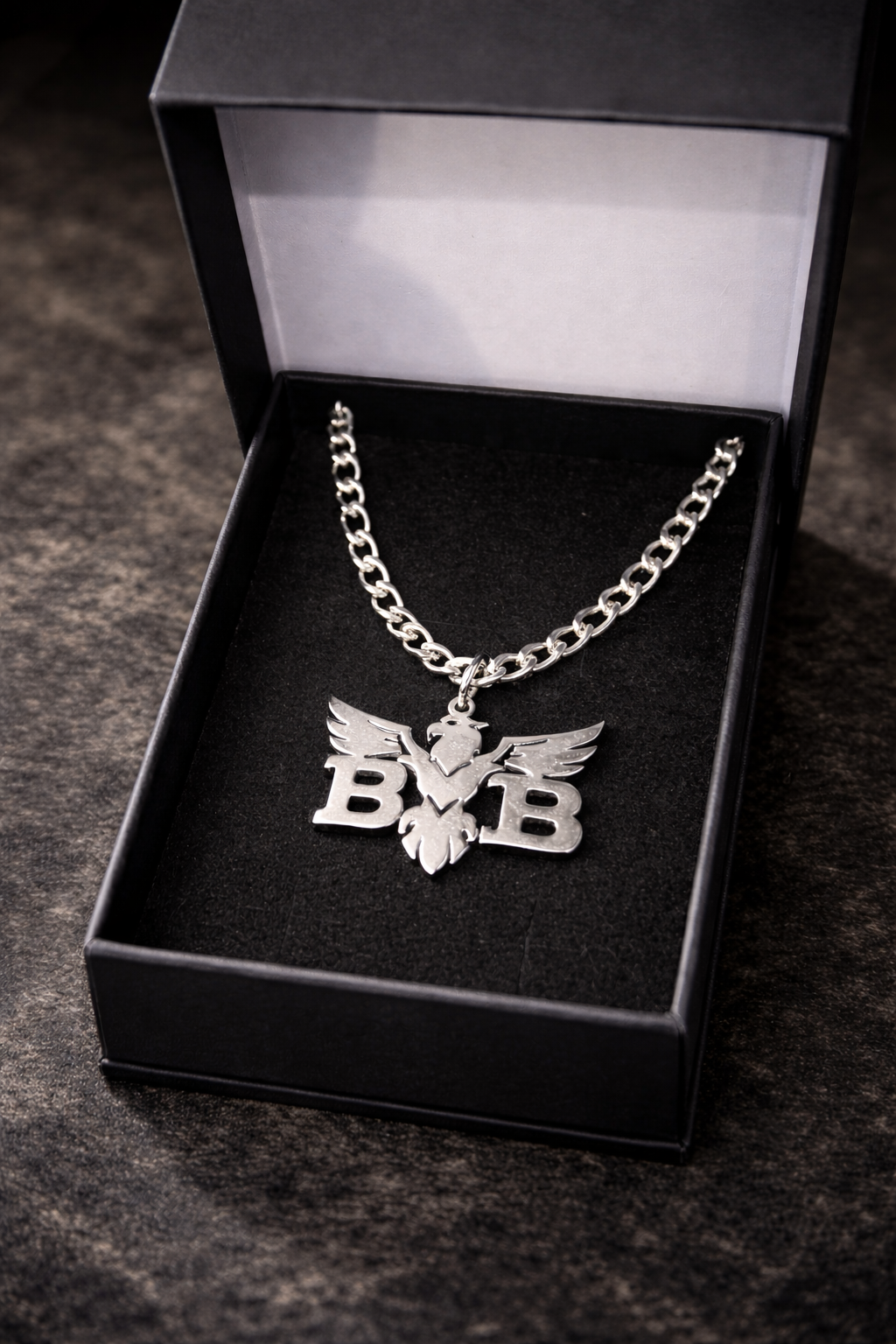 Pendentif B&B et chaîne longue (60cm)